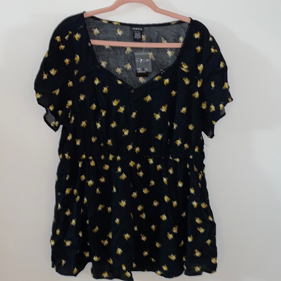 torrid Tops - NWT Torrid Top💛